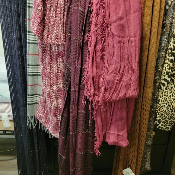 Scarves bundle.  And so many.  13 scarves total all in excellent condition. - Picture 4 of 9